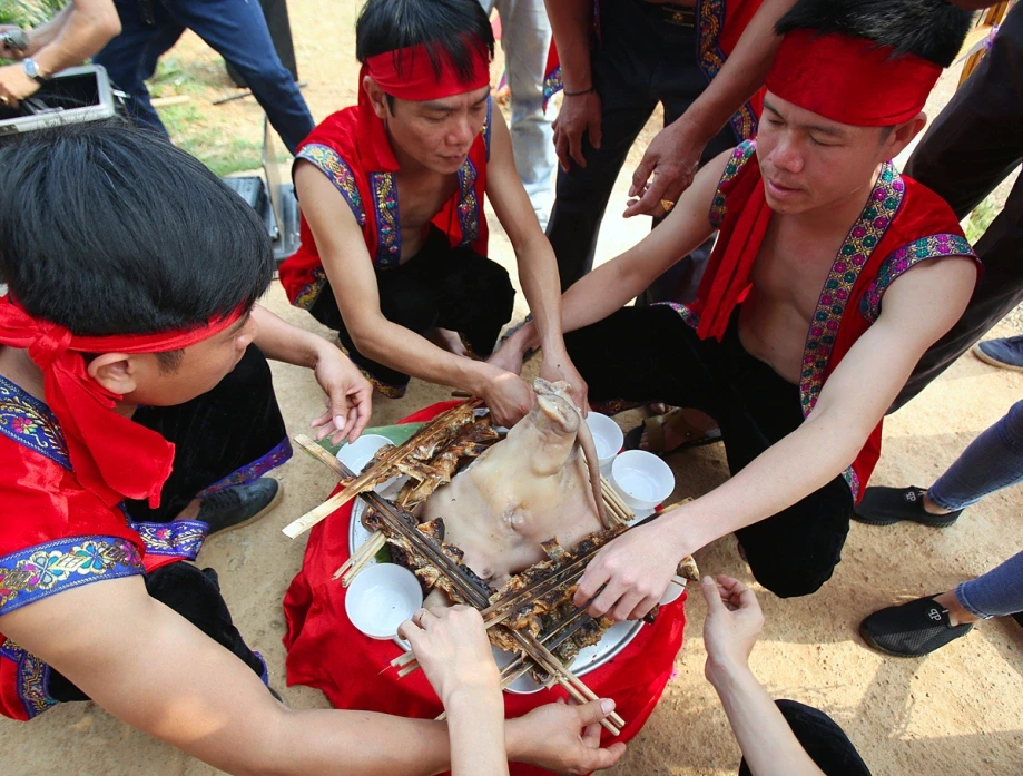 Parte del rituale thailandese del ringraziamento.
