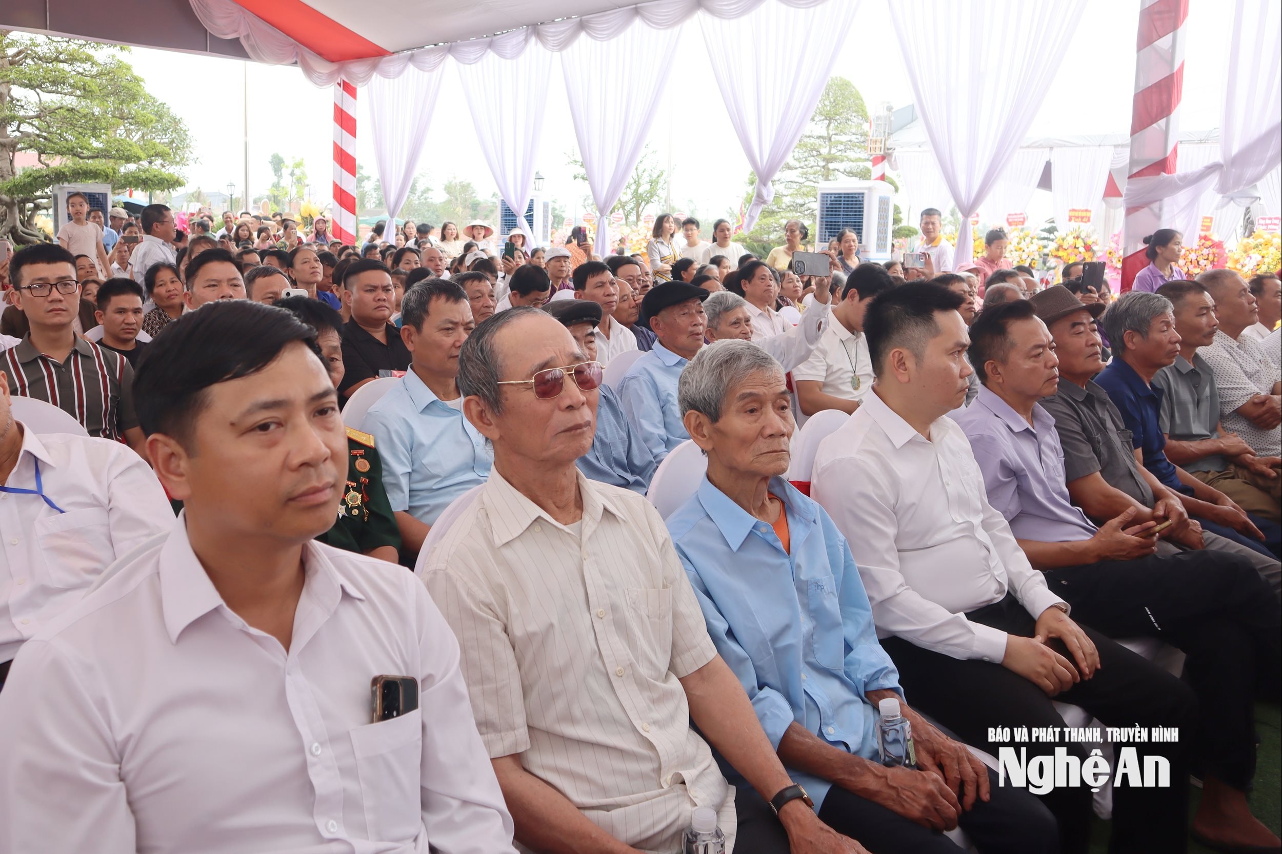 Tempio Khanh Thanh, Le Duc Tuy, Anh Diep Thanh3