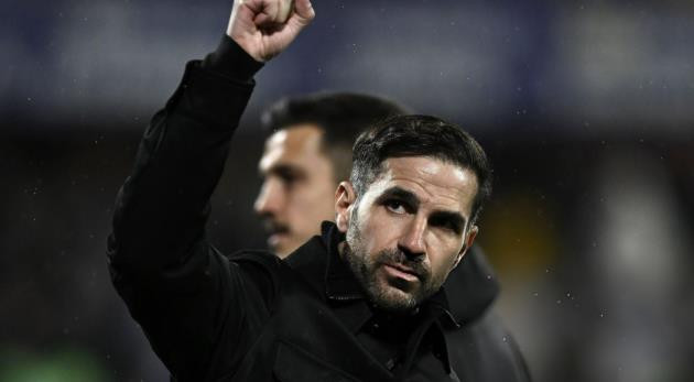 Cesc Fabregas trong buổi tập cùng các cầu thủ Como