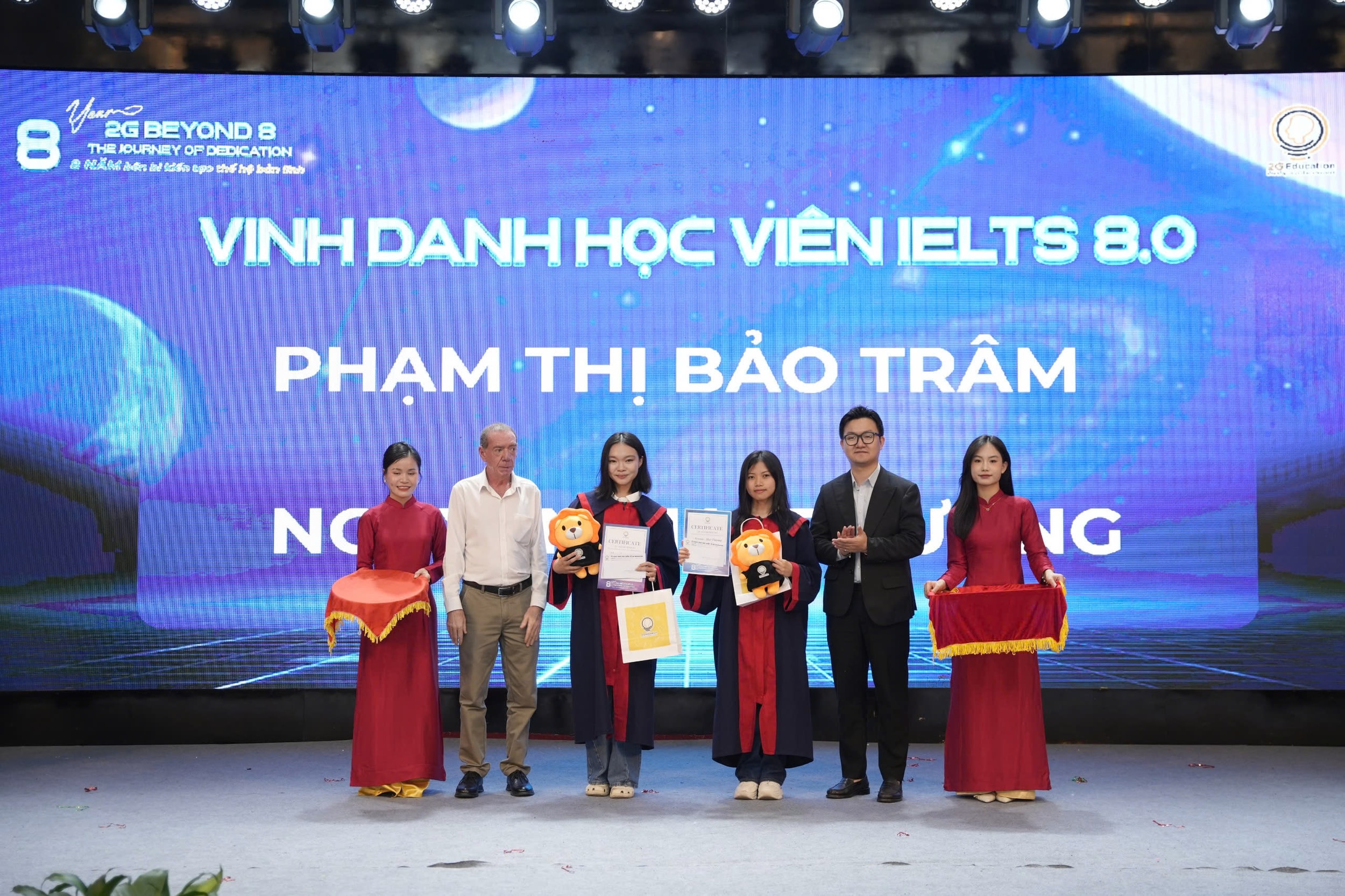 Vinh danh các em 8.0