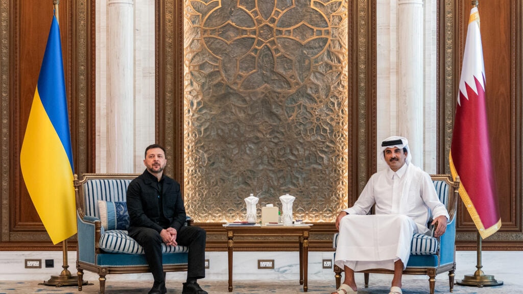 zelensky và qatar. afp