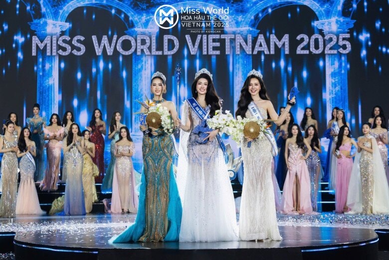 Top 3 Miss World Vietnam 2025 đều là những cô gái xinh đẹp và thông minh, học vấn đáng nể.