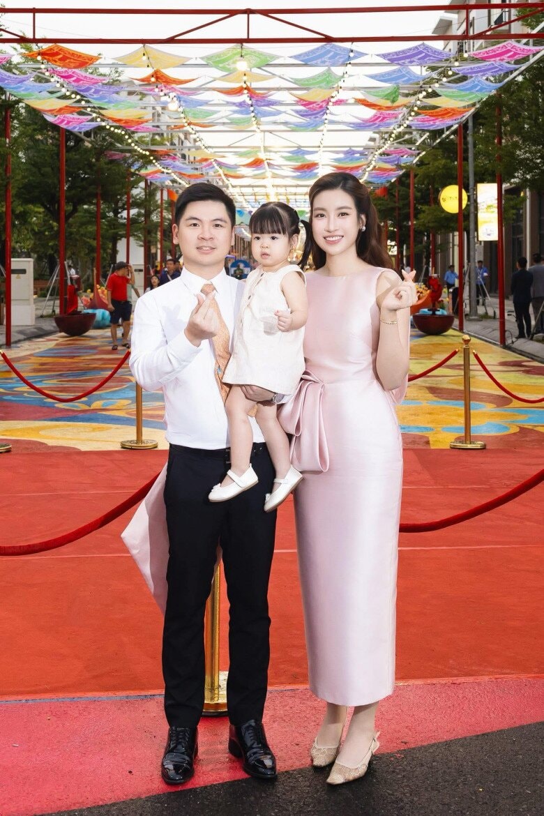Dù gia cảnh giàu có, song Tuệ An vẫn được dạy về giá trị của đồng tiền từ khi còn bé.