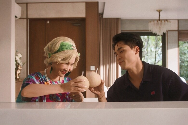 NSND Lan Hương dành lời khen cho nam diễn viên Võ Điền Gia Huy.