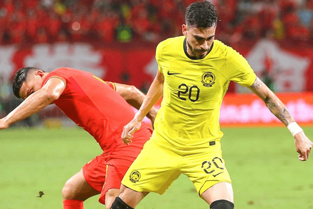 Endrick dos Santos trong màu áo đội tuyển Malaysia đang chuẩn bị cho trận đấu với Việt Nam