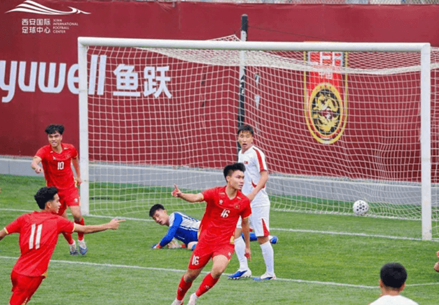 U23 Việt Nam tập luyện chuẩn bị cho trận đấu với U23 Trung Quốc