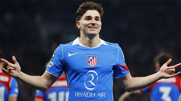 Barcelona coi tiền đạo Julian Alvarez là mục tiêu quan trọng để nâng cấp sức mạnh tấn công.