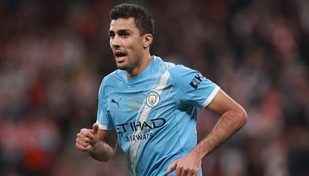 Real Madrid đang nỗ lực chiêu mộ tiền vệ Rodri từ Manchester City trong kỳ chuyển nhượng hè.