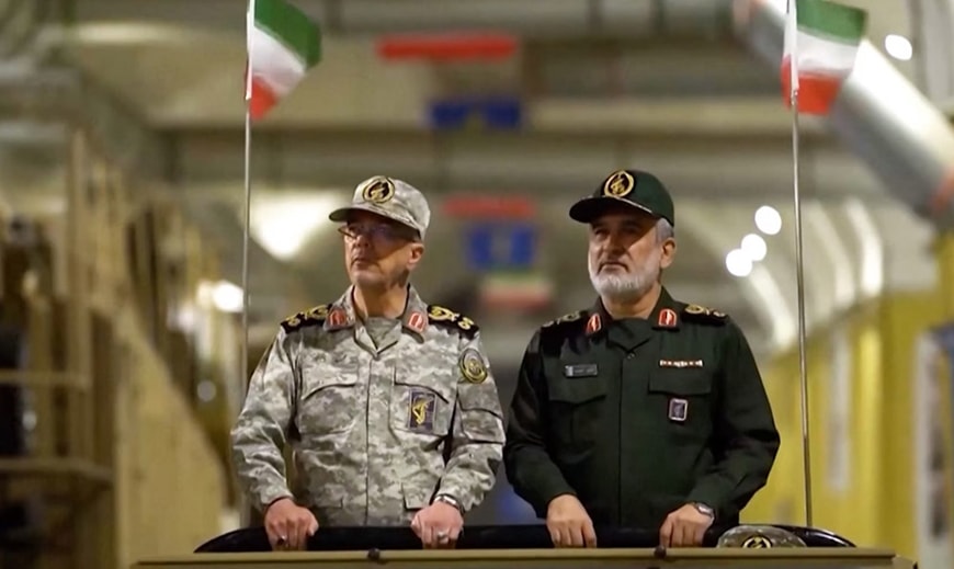 Tướng Mohammad Bagheri kiểm tra khu phức hợp tên lửa ngầm của Iran