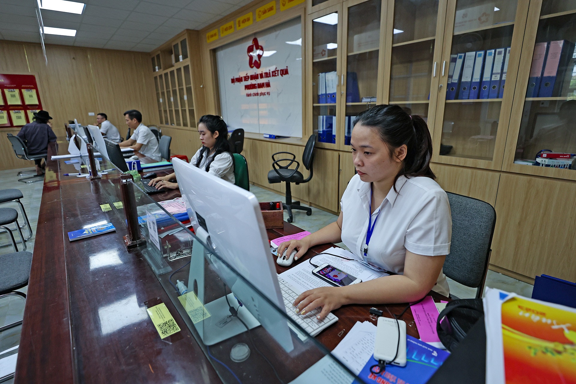 Công chức, viên chức - Ảnh Lê Anh Dũng A58I4086.jpg