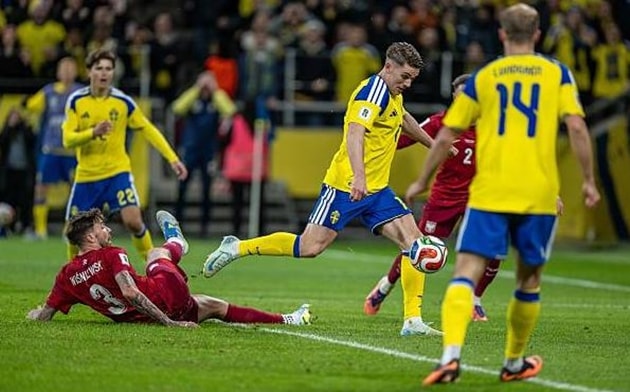 Viktor Gyokeres ăn mừng bàn thắng quyết định