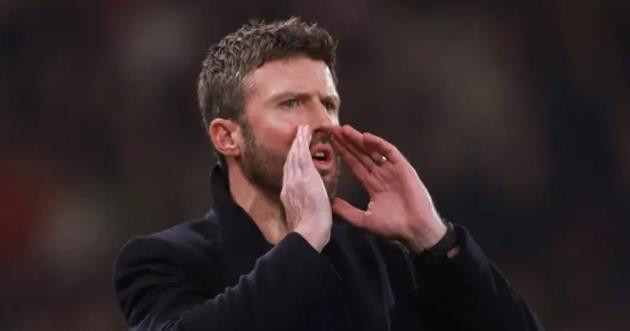 Michael Carrick giúp Manchester United tiến gần hơn đến tấm vé tham dự Champions League sau chuỗi trận ấn tượng.