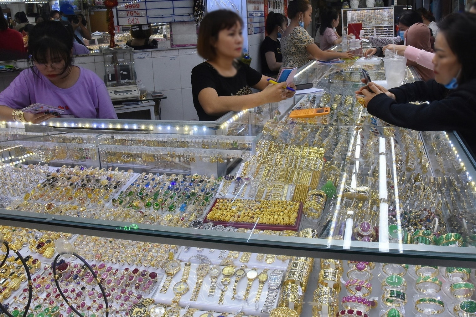 Giá vàng chiều nay 3/4/2026: Giá vàng SJC, giá vàng nhẫn 9999 và giá vàng thế giới