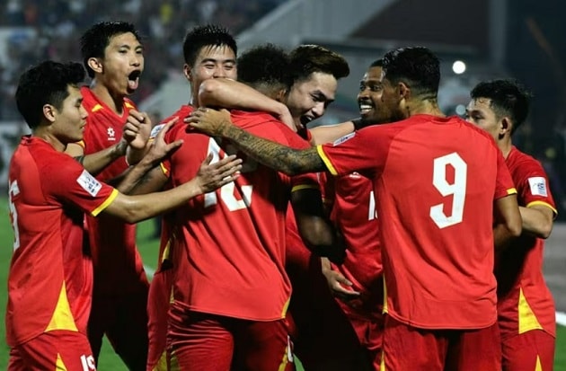 Chiến thắng trước Malaysia giúp Việt Nam lọt vào top 100 trên BXH FIFA.