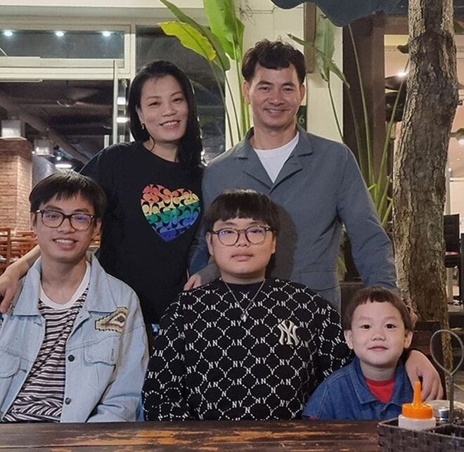 Xuân Bắc và vợ có 3 quý tử