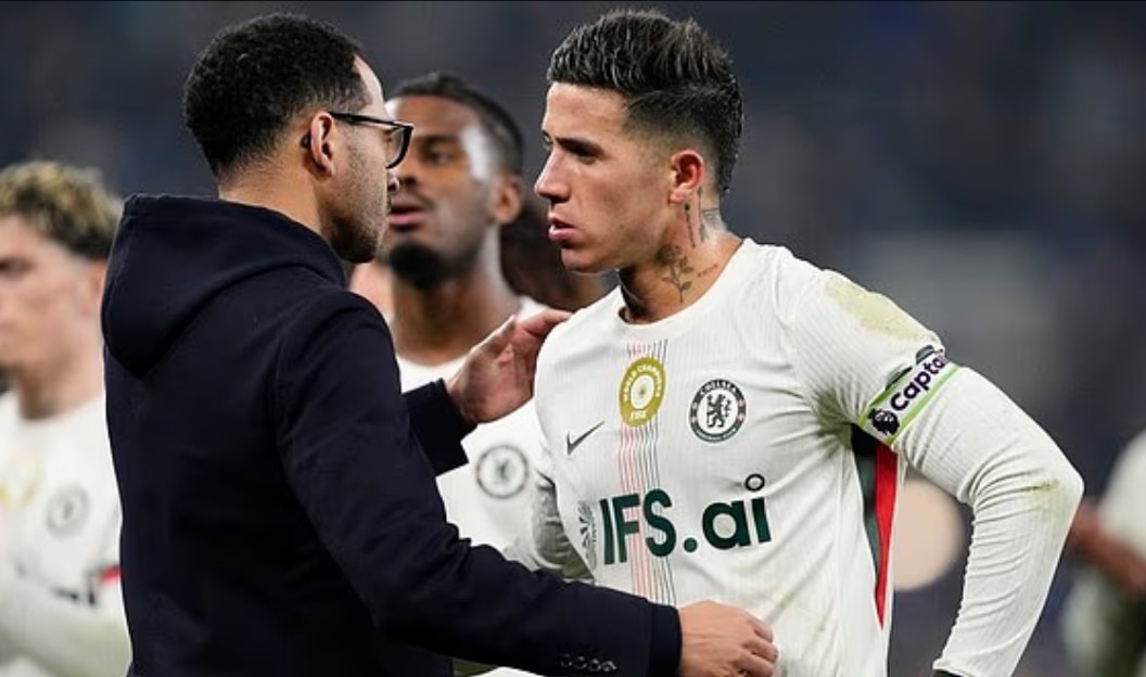 Enzo Fernandez đối mặt với án kỷ luật nội bộ tại Chelsea sau những phát ngôn về tương lai.