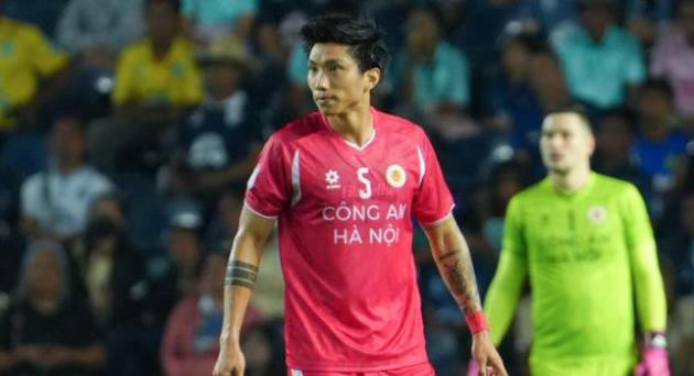 Đoàn Văn Hậu ăn mừng bàn thắng vào lưới Thanh Hóa trong trận đấu tại V.League