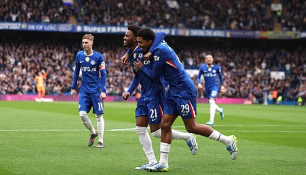Chelsea đã rất nhanh để đưa trận đấu đi theo hướng 1 chiều.