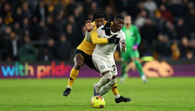 Man Utd đang tìm hiểu khả năng chiêu mộ tiền vệ Moises Caicedo từ Chelsea