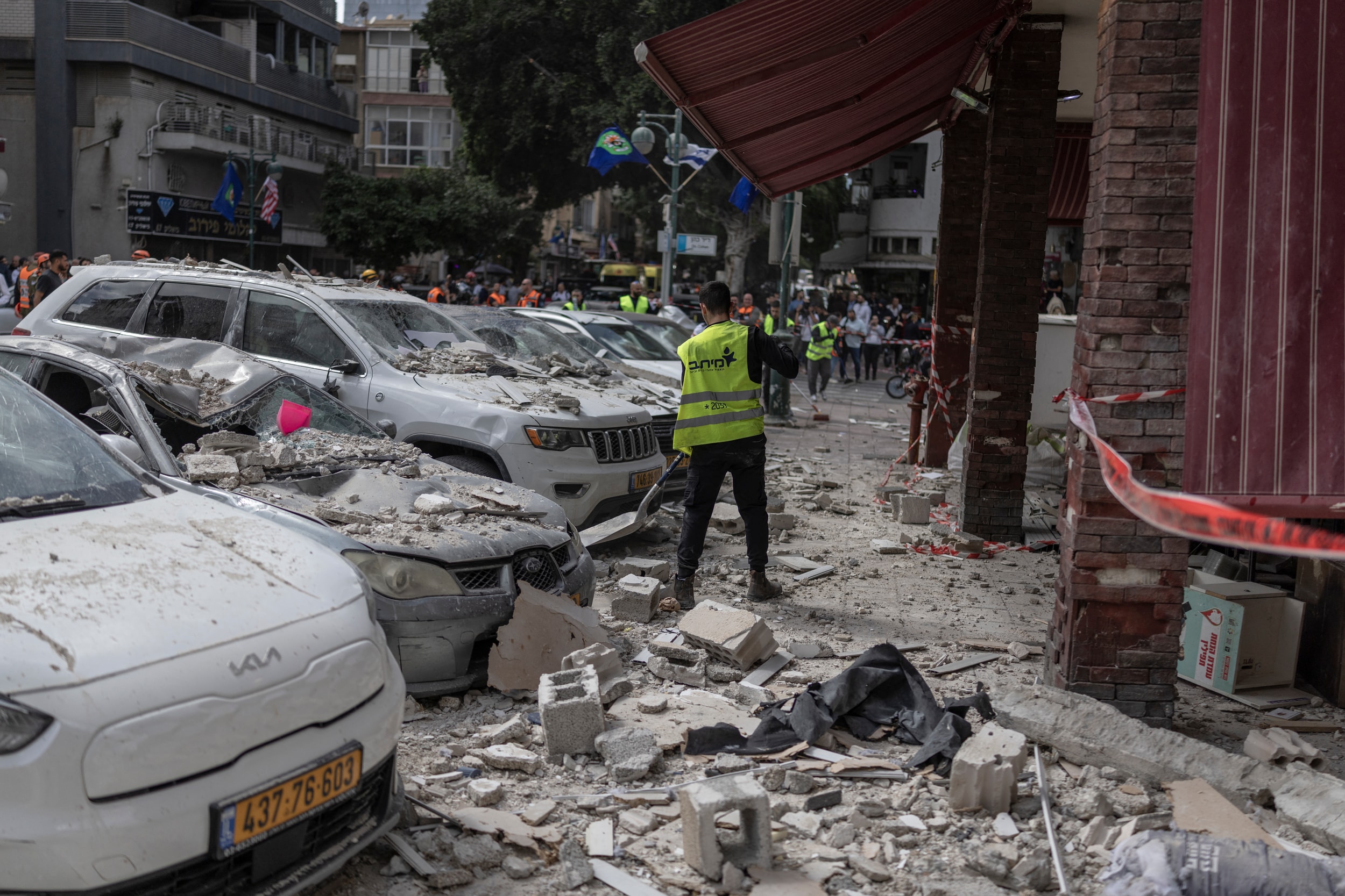 afp__20260406__a6vd4mf__v1__highres__israelusiranwar.jpg