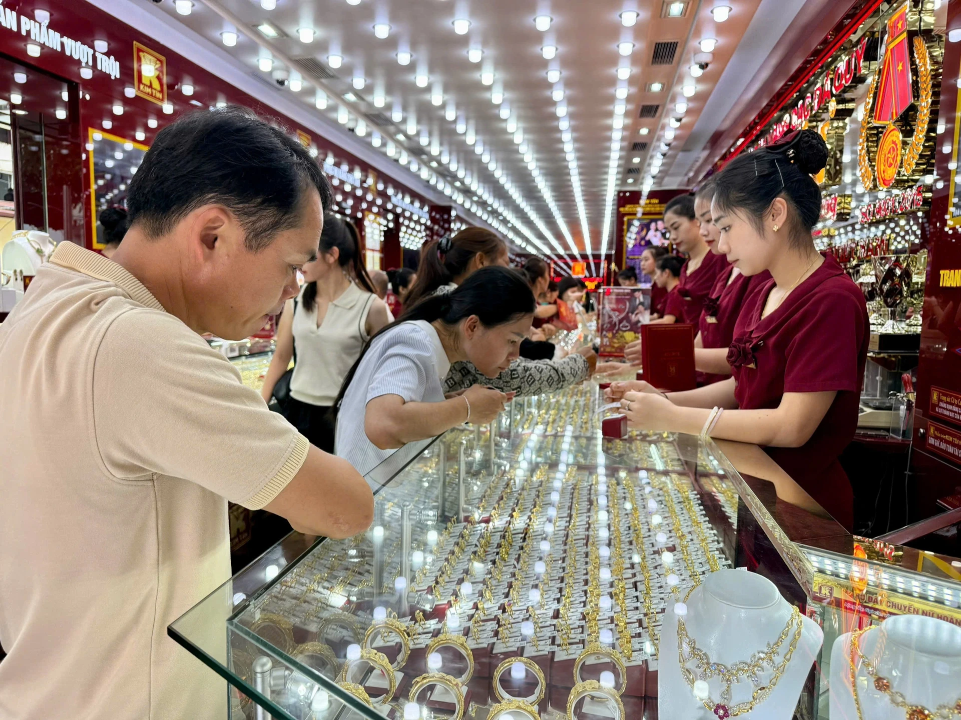 Giá vàng hôm nay 8/4/2026: Giá vàng SJC BTMC, vàng nhẫn 9999 và giá