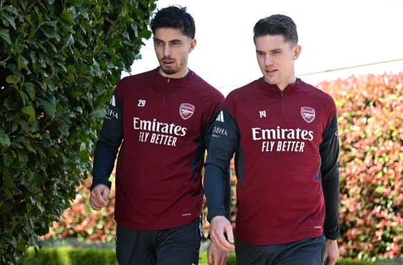Sự cạnh tranh và hỗ trợ giữa Viktor Gyokeres và Kai Havertz trên hàng công Arsenal.