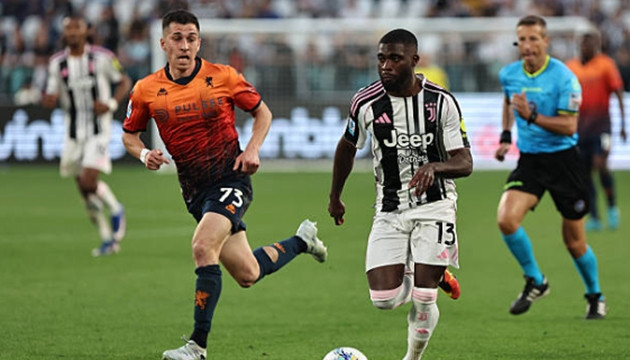Juventus đánh bại Genoa tại Serie A