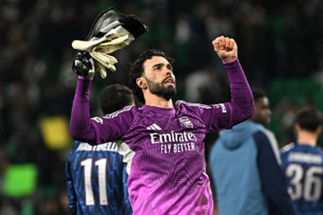 Thủ môn David Raya - 7.6 điểm với pha cứu thua ngay từ phút thứ 5 giúp Arsenal đứng vững trước áp lực