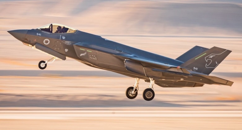 Tiêm kích F-35 đối mặt với thách thức từ các dòng máy bay thế hệ mới.