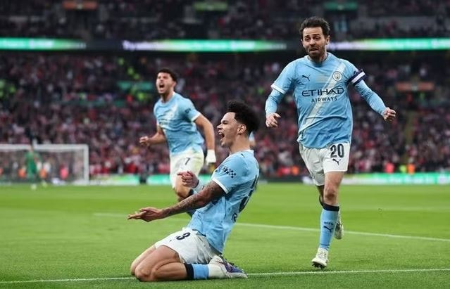Man City của Pep Guardiola vẫn là đối trọng lớn nhất của Arsenal.