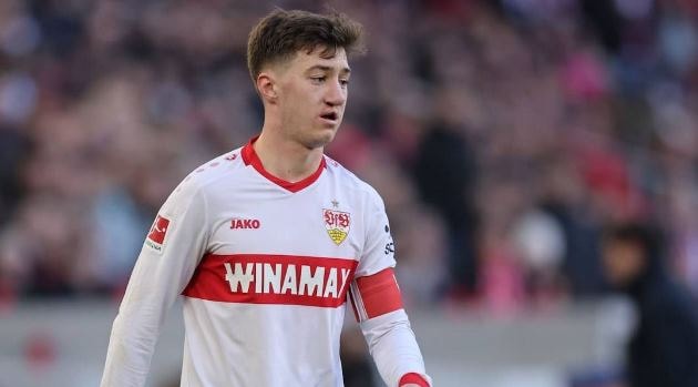 Angelo Stiller đang là mục tiêu hàng đầu của Man Utd và Liverpool trên thị trường chuyển nhượng.