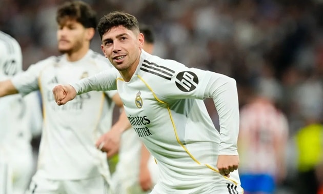 Federico Valverde ăn mừng bàn thắng