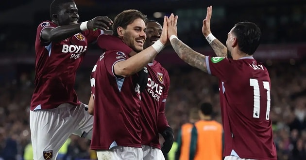 Sự vươn lên của West Ham đẩy Tottenham vào tình thế hiểm nghèo