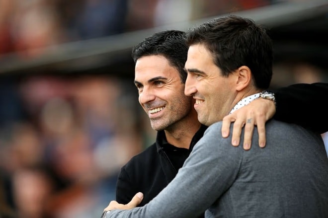 Mikel Arteta và Andoni Iraola đối đầu trí tuệ tại Ngoại hạng Anh.
