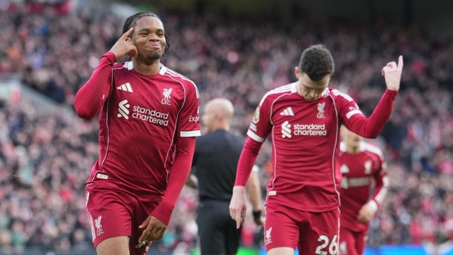 Rio Ngumoha đi vào lịch sử Liverpool.