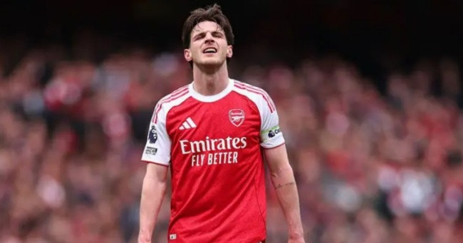 Arsenal bộc lộ dấu hiệu hụt hơi trong giai đoạn quan trọng của mùa giải.