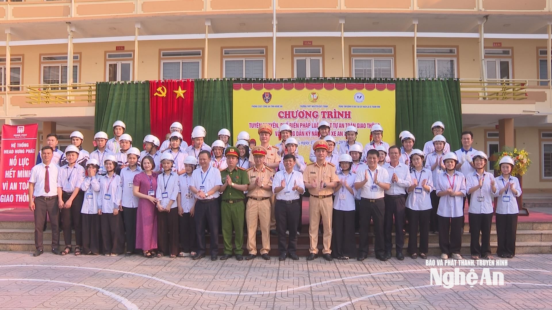 tặng mũ (1)