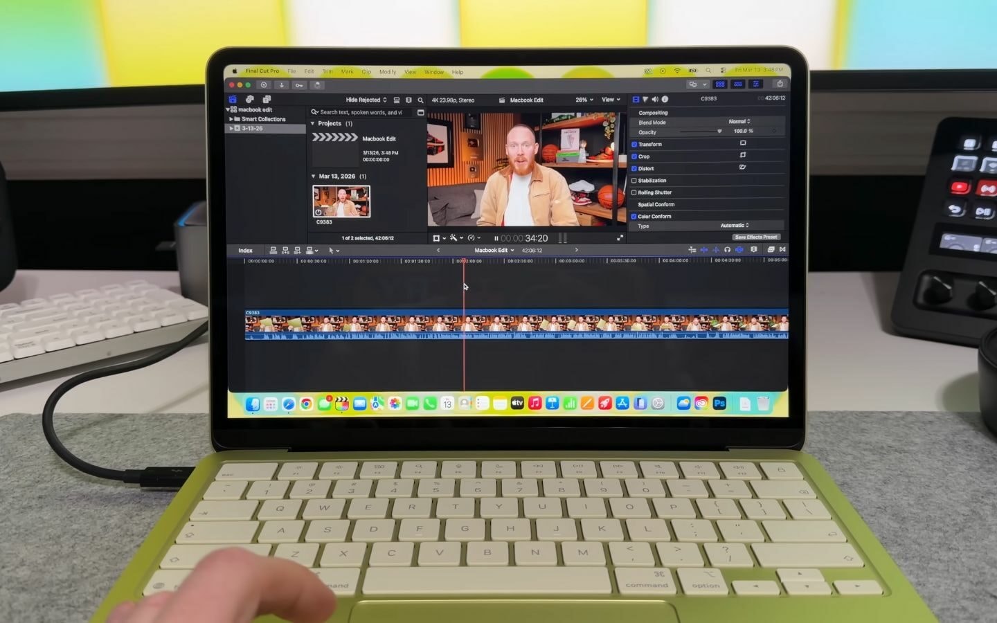 MacBook Neo được trang bị chip Apple A18 Pro, đây cũng là chip được dùng trên iPhone 16 Pro đủ mạnh xử lý video 4k cơ bản