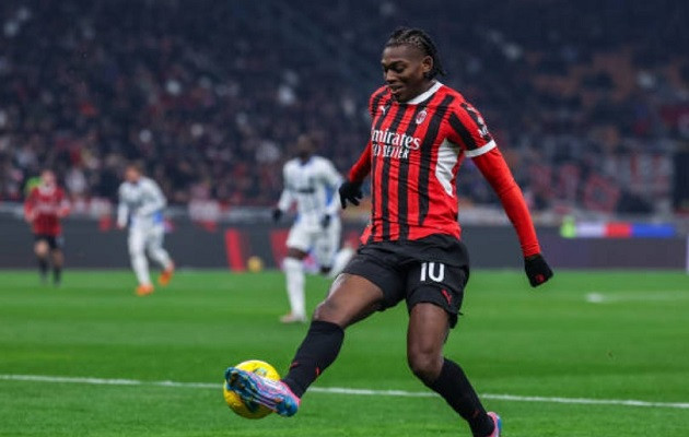 Bayern Munich và Barcelona đều đang muốn có Rafael Leao từ AC Milan.