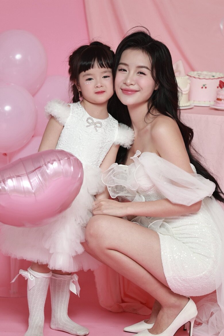 Trang Emma hiện là mẹ của một bé gái xinh xắn