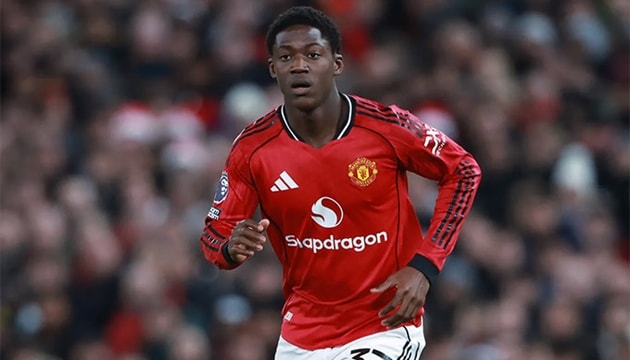Sự thiếu vắng Kobbie Mainoo khiến hàng tiền vệ Manchester United mất đi sự cân bằng.
