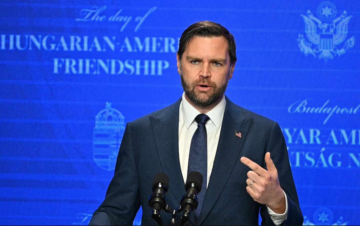 phó tổng thống Mỹ JD Vance tại cuộc họp báo ở Budapest, Hungary ngày 7.4. ảnh AFP