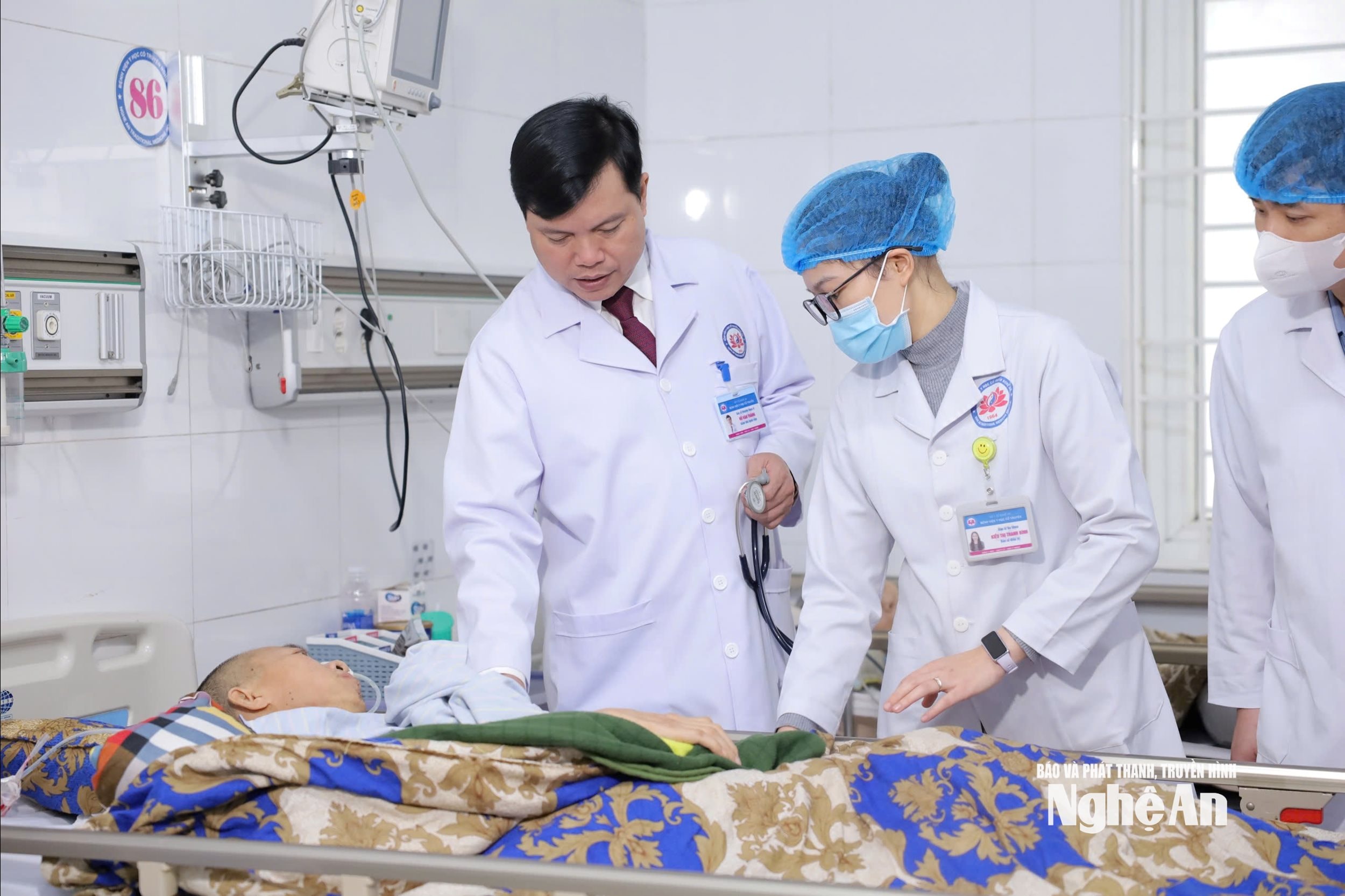 Bệnh viện đã đầu tư hệ thống dây chuyền chế biến, bào chế, chiết xuất thuốc hiện đại và đồng bộ. Ảnh: 