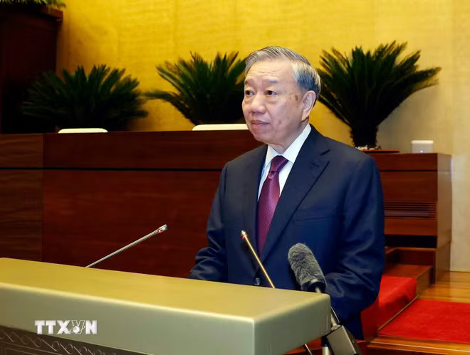 Tổng Bí thư, Chủ tịch nước Tô Lâm phát biểu chỉ đạo tại Hội nghị toàn quốc nghiên cứu, học tập, quán triệt và triển khai thực hiện Nghị quyết Hội nghị lần thứ hai Ban Chấp hành Trung ương Đảng khóa XIV ngày 13/4/2026. (Ảnh: Thống Nhất/TTXVN) ttxvn-hoi-nghi-toan-quoc-quan-triet-va-trien-khai-nghi-quyet-trung-uong-ii-khoa-xiv-16-resize.jpg