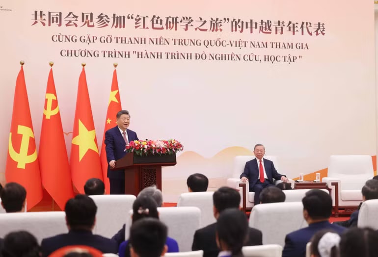 Tổng Bí thư, Chủ tịch nước Trung Quốc Tập Cận Bình phát biểu tại buổi gặp gỡ thanh niên hai nước tham gia chương trình “Hành trình Đỏ nghiên cứu, học tập”. (Ảnh: THỐNG NHẤT/TTXVN) vna-potal-tong-bi-thu-chu-tich-nuoc-to-lam-va-tong-bi-thu-chu-tich-nuoc-tap-can-binh-gap-go-thanh-nien-hai-nuoc-8702385.jpg