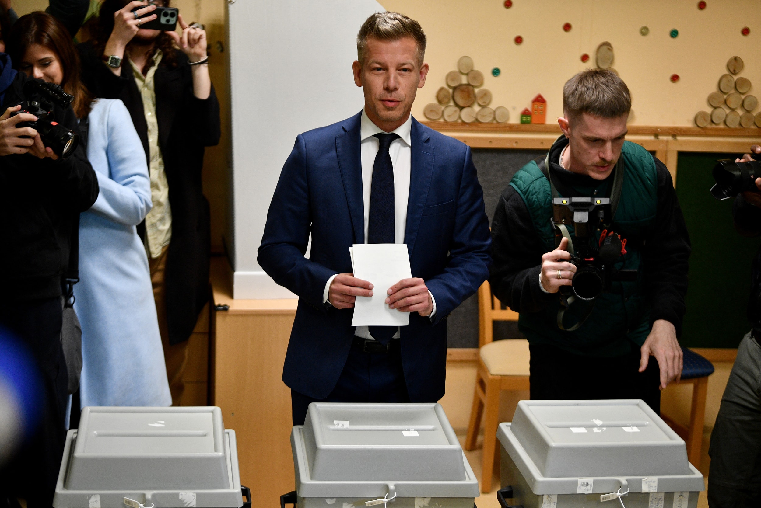 afp__20260412__a7hm3jm__v1__highres__hungaryvote.jpg