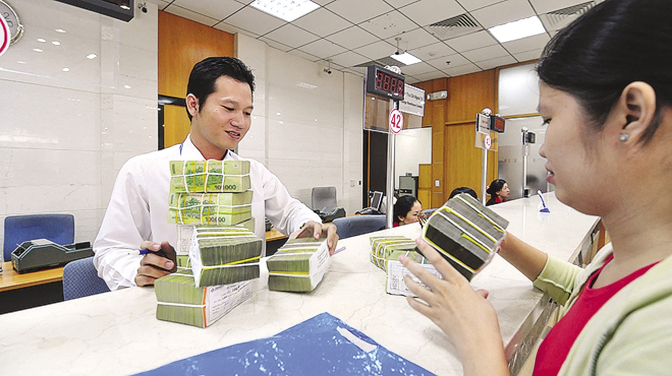 Lãi suất ngân hàng hôm nay 16/4: Big4 đồng loạt giảm