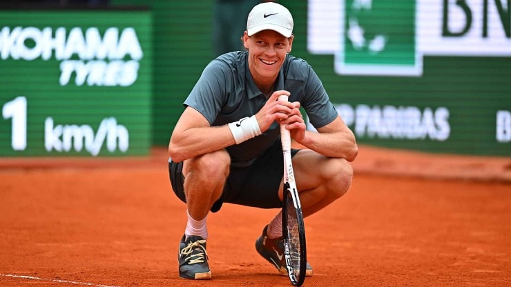 Jannik Sinner được khuy&ecirc;n bỏ Madrid Open; Roland Garros vinh danh c&aacute;c huyền  thoại
