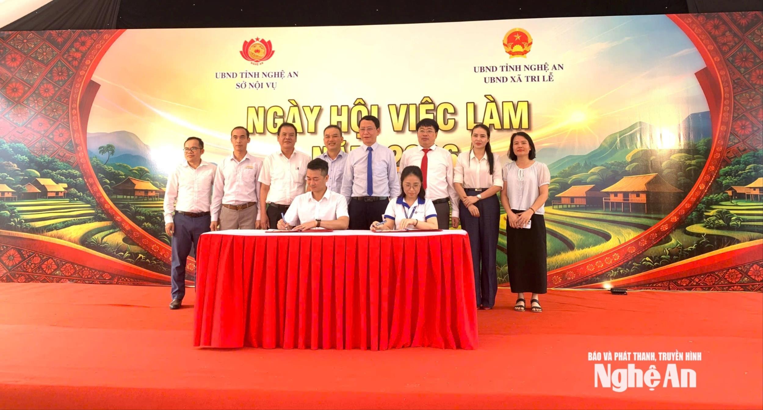 bna_ky-ket-ngay-hoi-viec-lam-4(1).jpg
