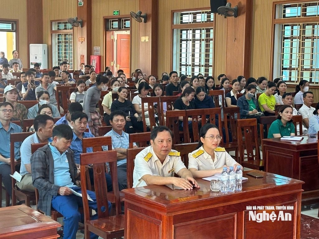 van truong mưertt